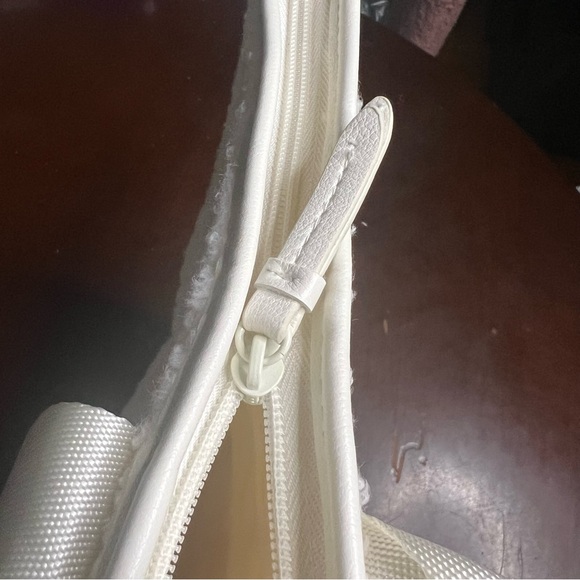 NWT PINK Victoria's Secret Sherpa Cream Tote Ribbon Straps Large Logo Cozy - Picture 6 of 12